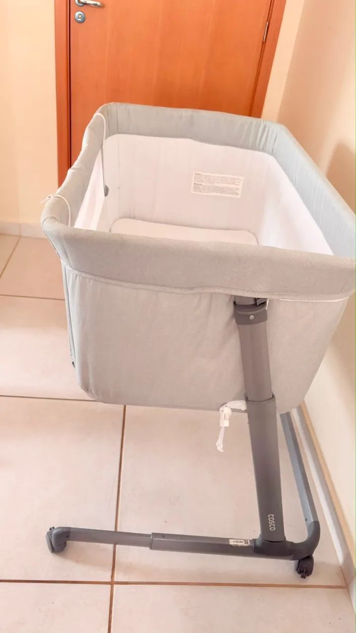 BERÇO ACOPLADO COSCO PLUGGY  - Foto 4