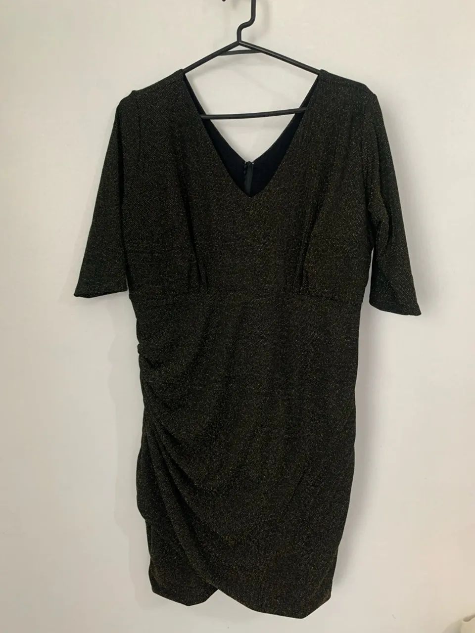 Vendo lindo vestido.