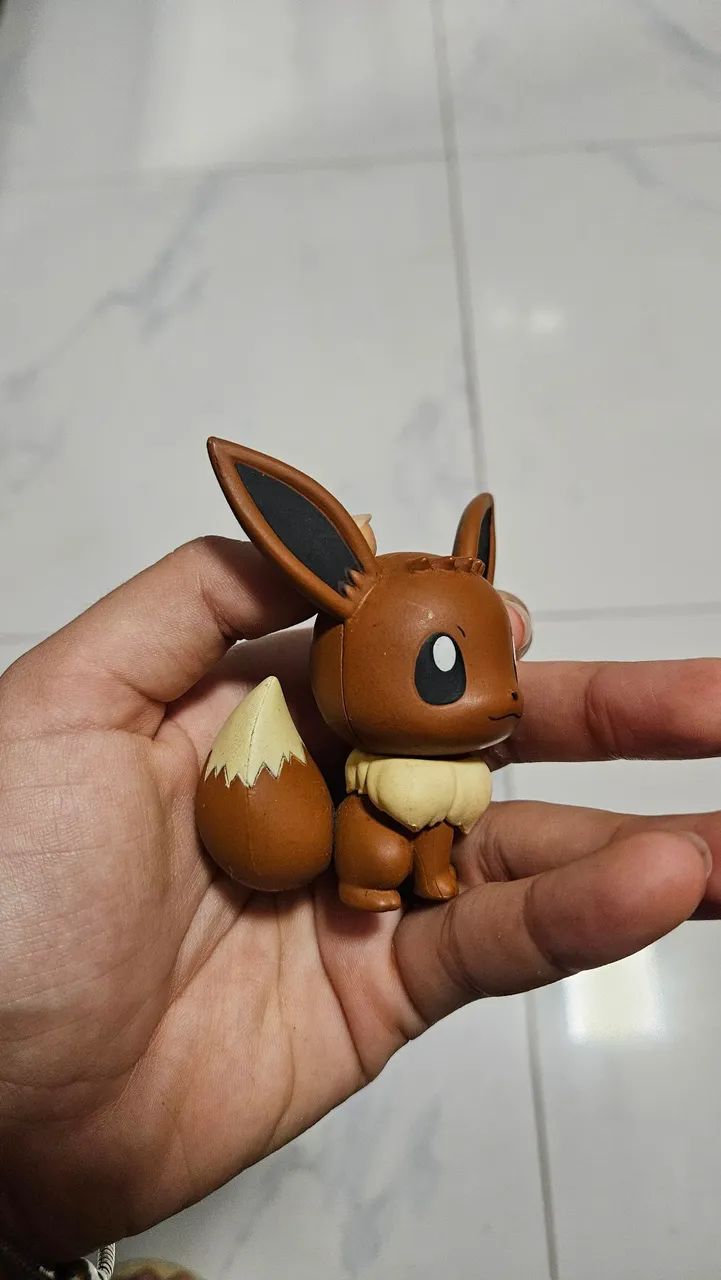 Figure Pokémon Eevee Miniatura Brinquedo Original - Foto 3