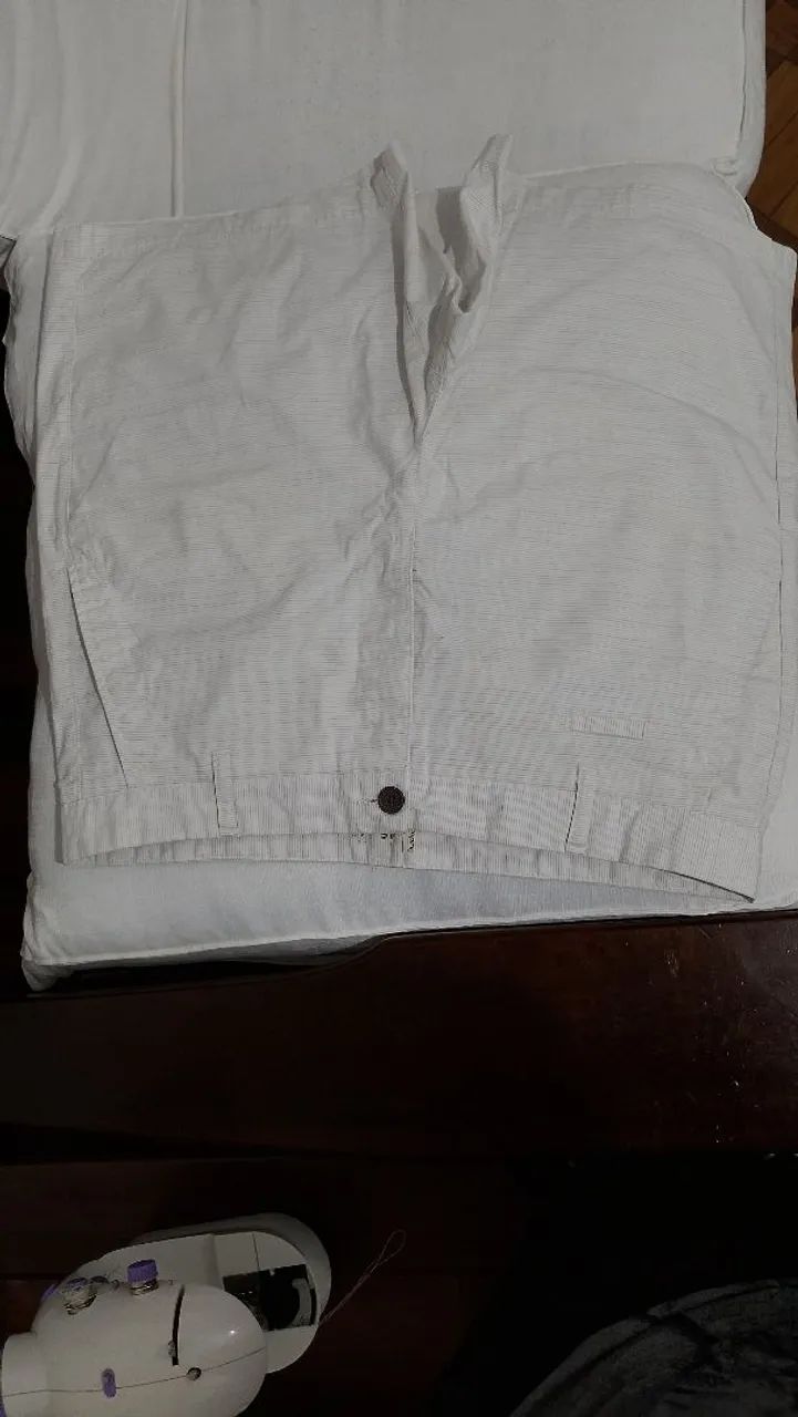 Bermuda masculina em bom estado