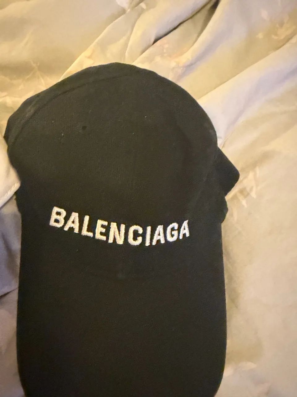 Bonés super chiques balenciaga e Celine novo  - Foto 2