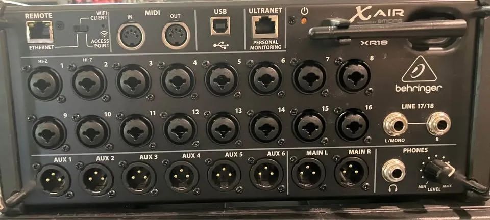 Console Digital Behringer XR18   
