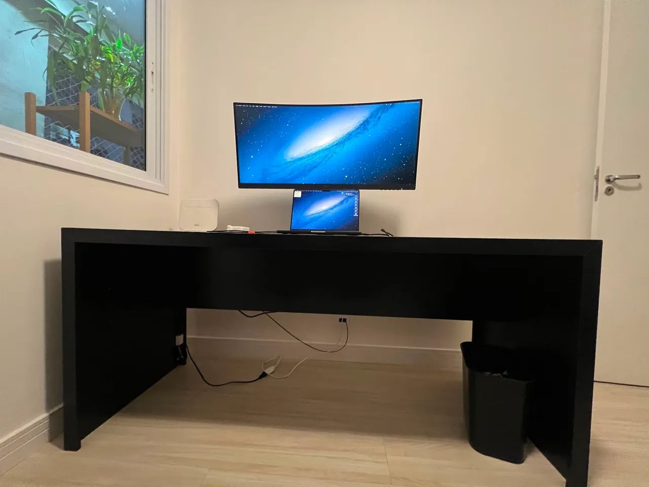 Mesa escritório preta
