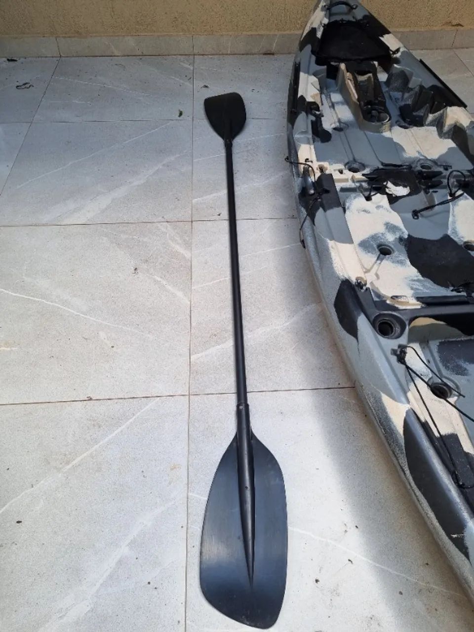 Caiaque de pesca TUNA com remo, cadeira e carrinho de transporte. - Foto 4