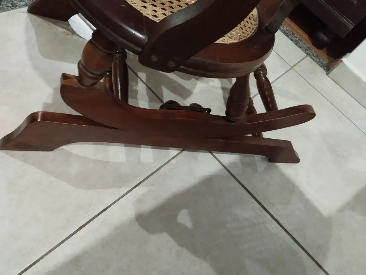 Antiguidade cadeira de balanço  - Foto 4