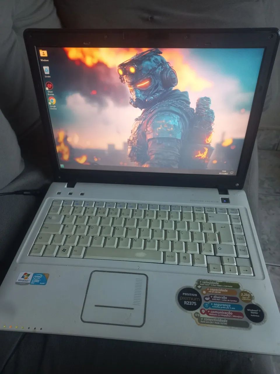Notebook Positivo Premium R237S