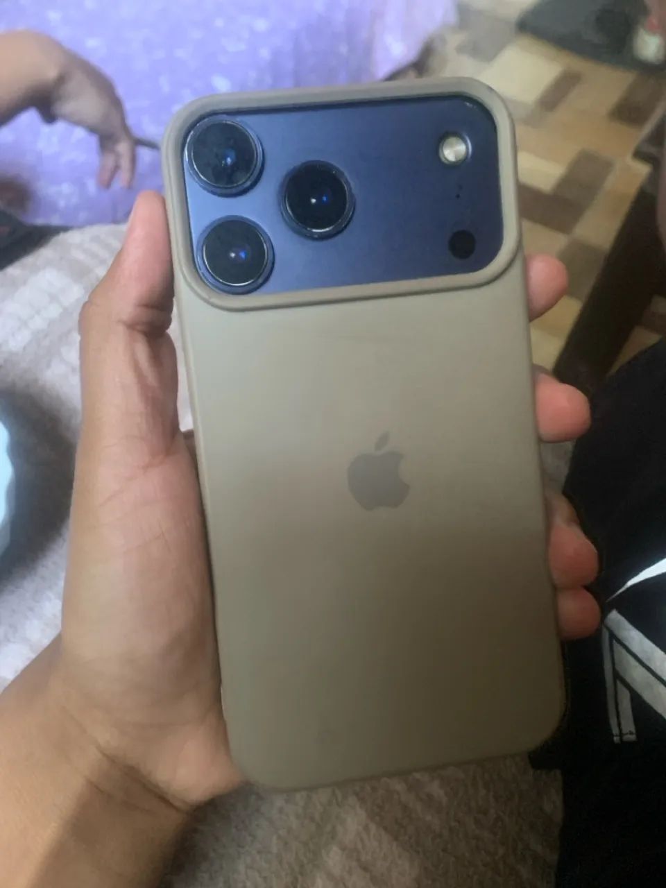 iPhone 11 na carcaça do 17 pro Max - Foto 2