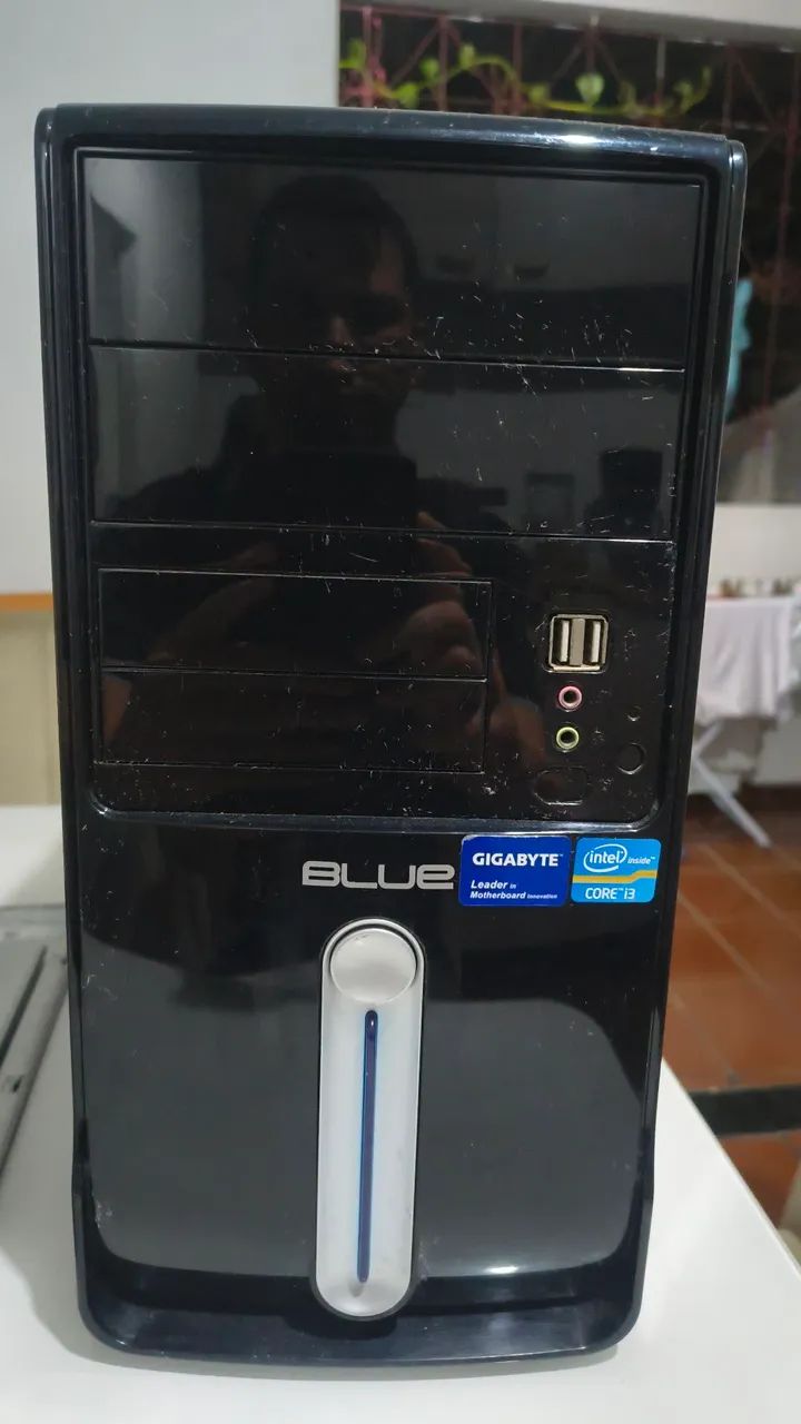 Gabinete BLUE com led frontal e vem com fonte simples!!!