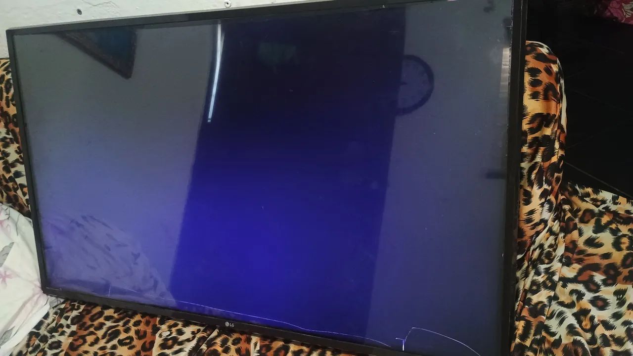 Uma TV 43 polegadas p trocar a tela 