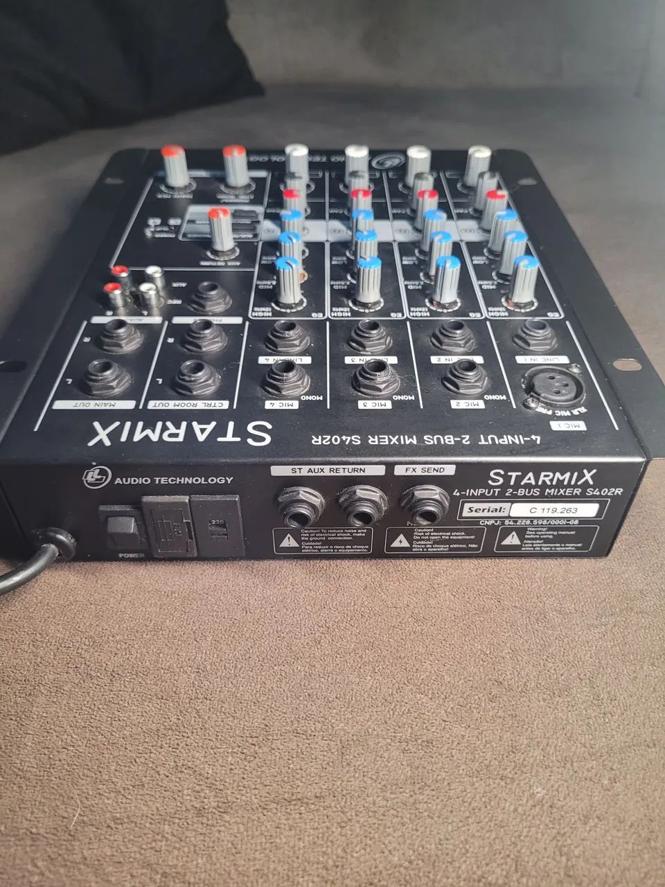 Mesa de Som Starmix 4 canais Microfone e Guitarra - Foto 2