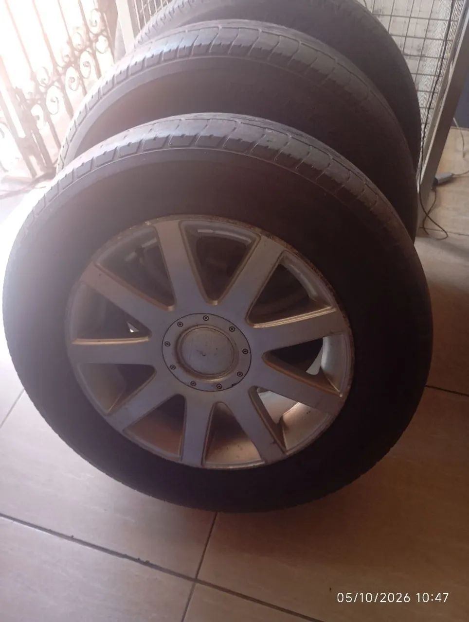Pneus e rodas seminavas