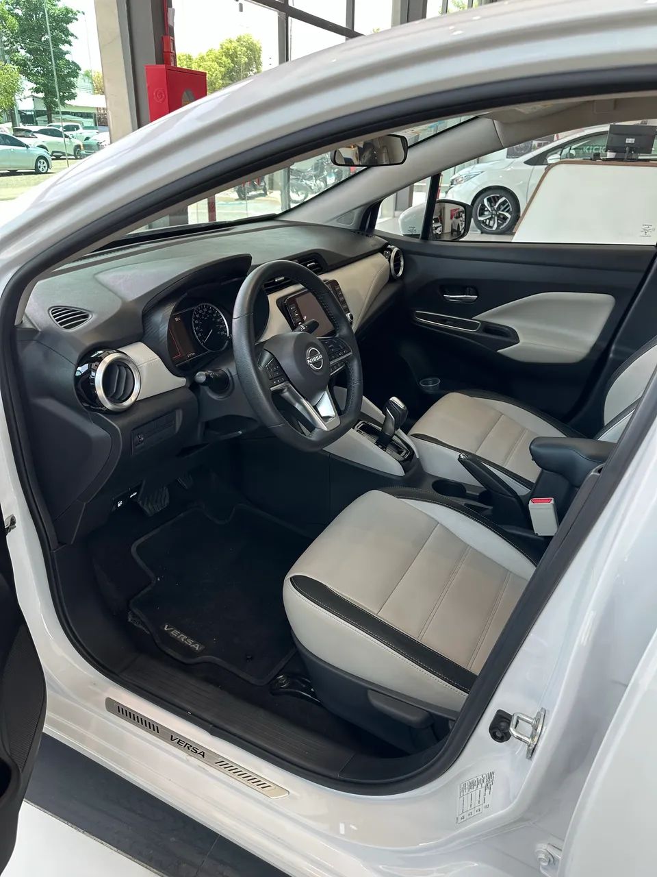 Nissan Versa Exclusive 1.6 16V Flex AUT 2026 - Foto 5
