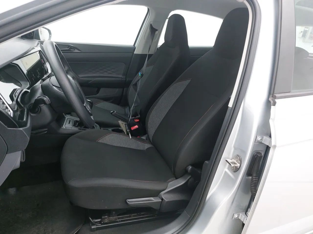 Volkswagen Polo Track 1.0 Flex 12V 5p, foto 16 de 18