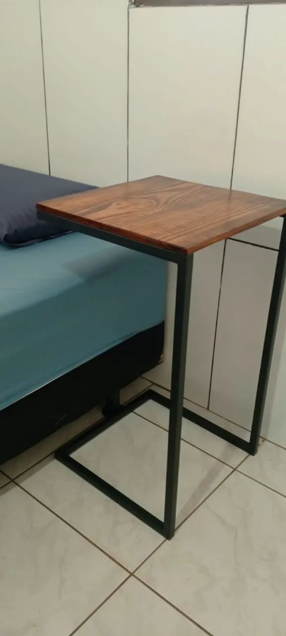 Mesa de canto apoio estilo industrial metal e madeira - Foto 3