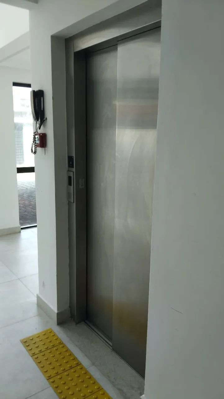 ALUGO FLAT COM JARDIM