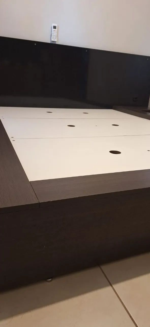 Cama de casal com cabeceira e mesinha de apoio com gaveta embutida  - Foto 2