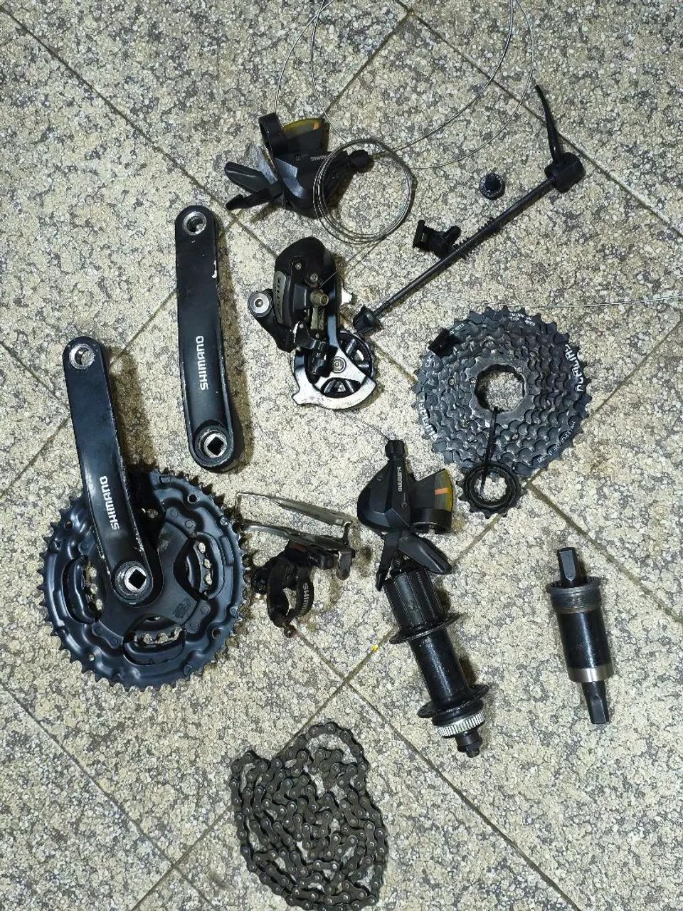 SHIMANO ALTUS + PEDIVELA