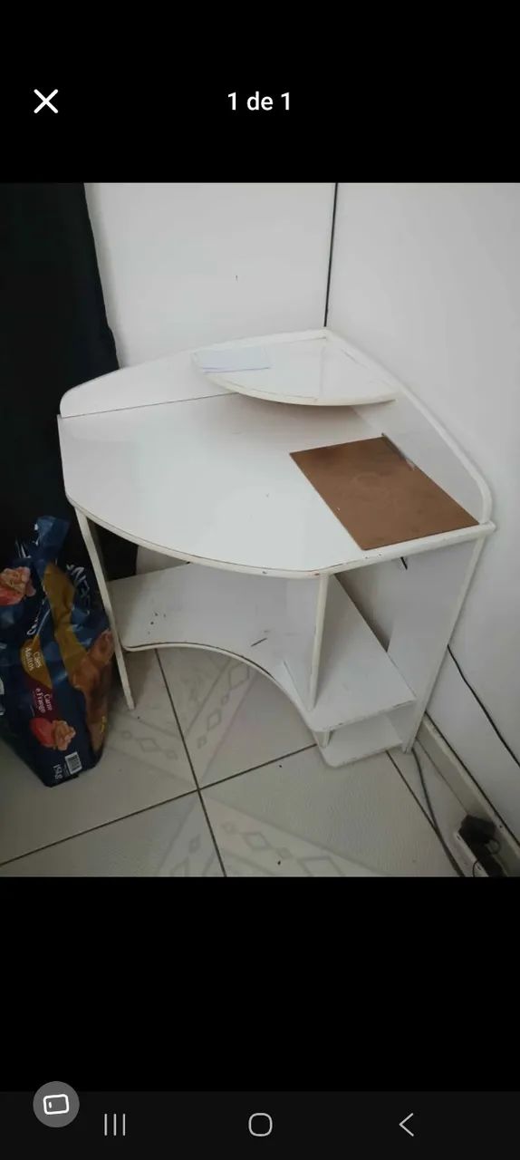 Mesa de computador de canto