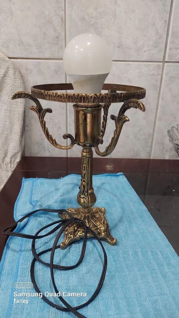 Vendo abajur de bronze 