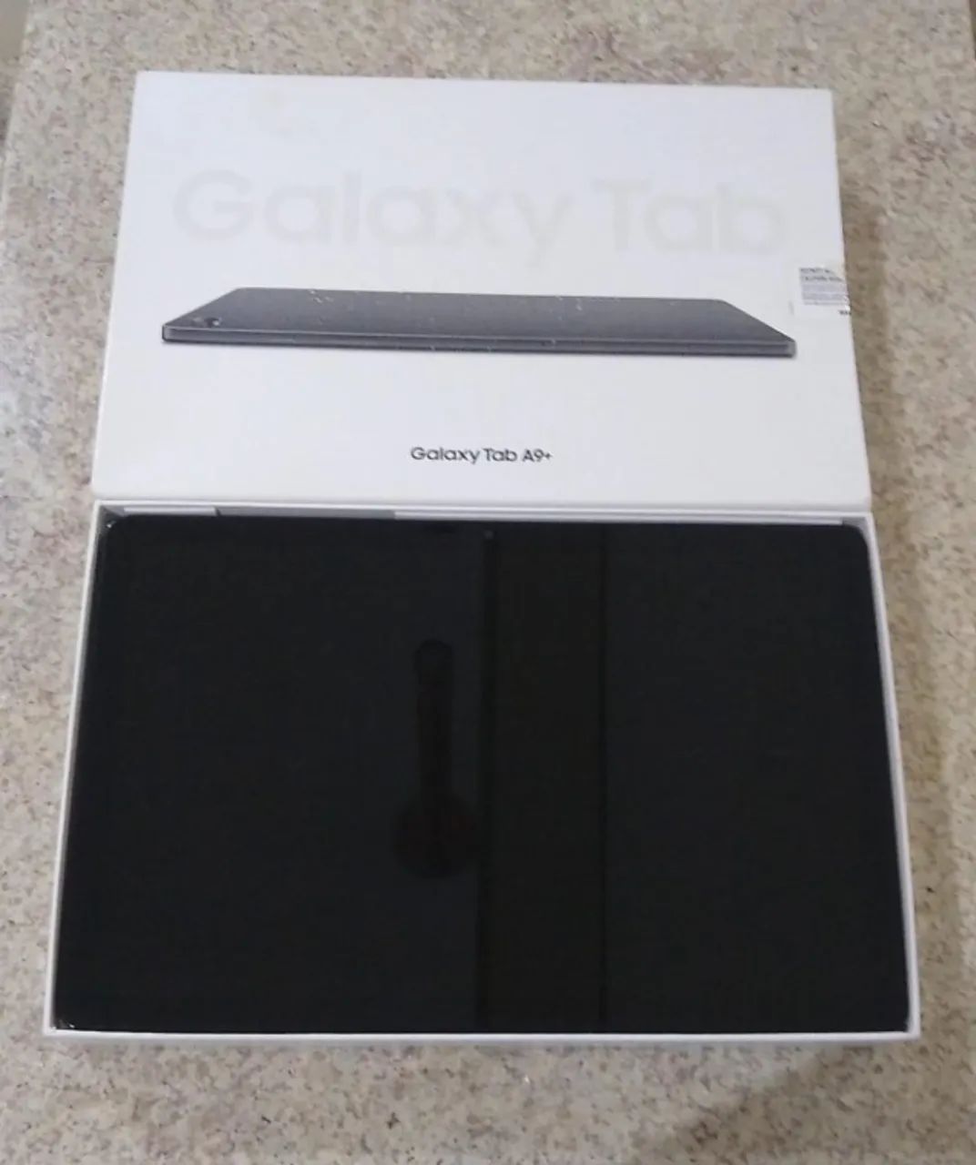 Vendo tablet Samsung Galaxy TAB A9+ 64GB e 4GB de RAM 