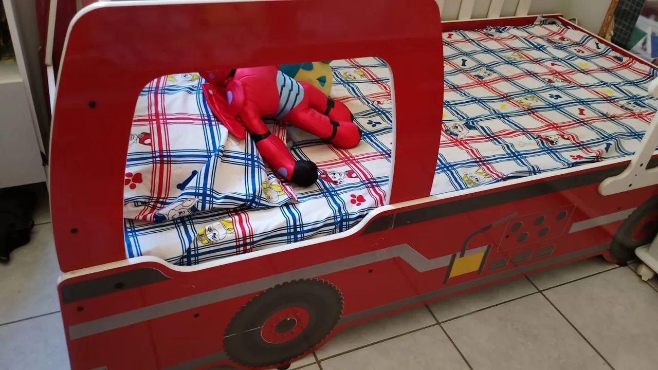 Cama solteiro infantil sem o colchão 