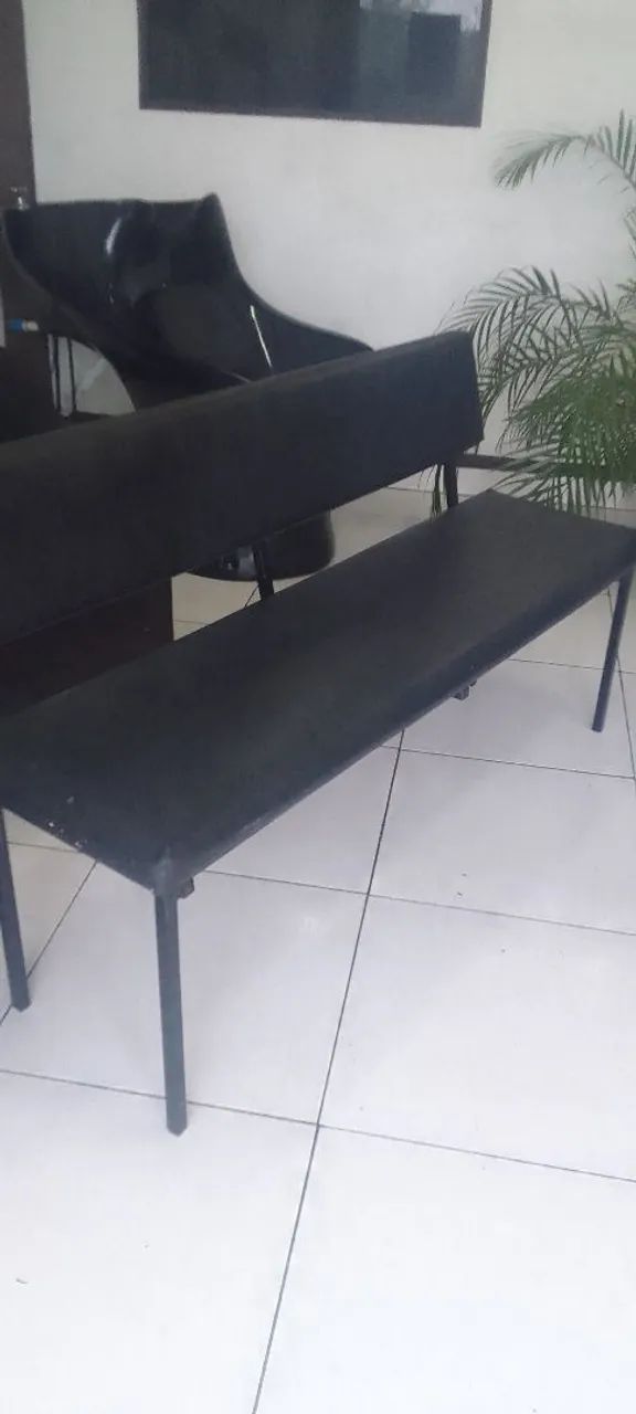 Vendo um acento c/3 lugares de ferro e estofado  ,para sala   de espera