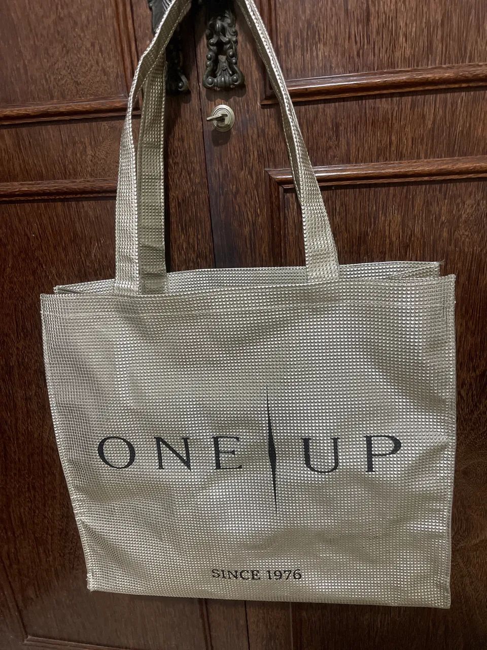 Bolsa ONE UP dourada  - Foto 4