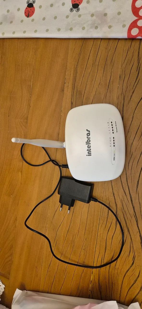 Roteador Wi-Fi Intelbras WRN 240 Slim