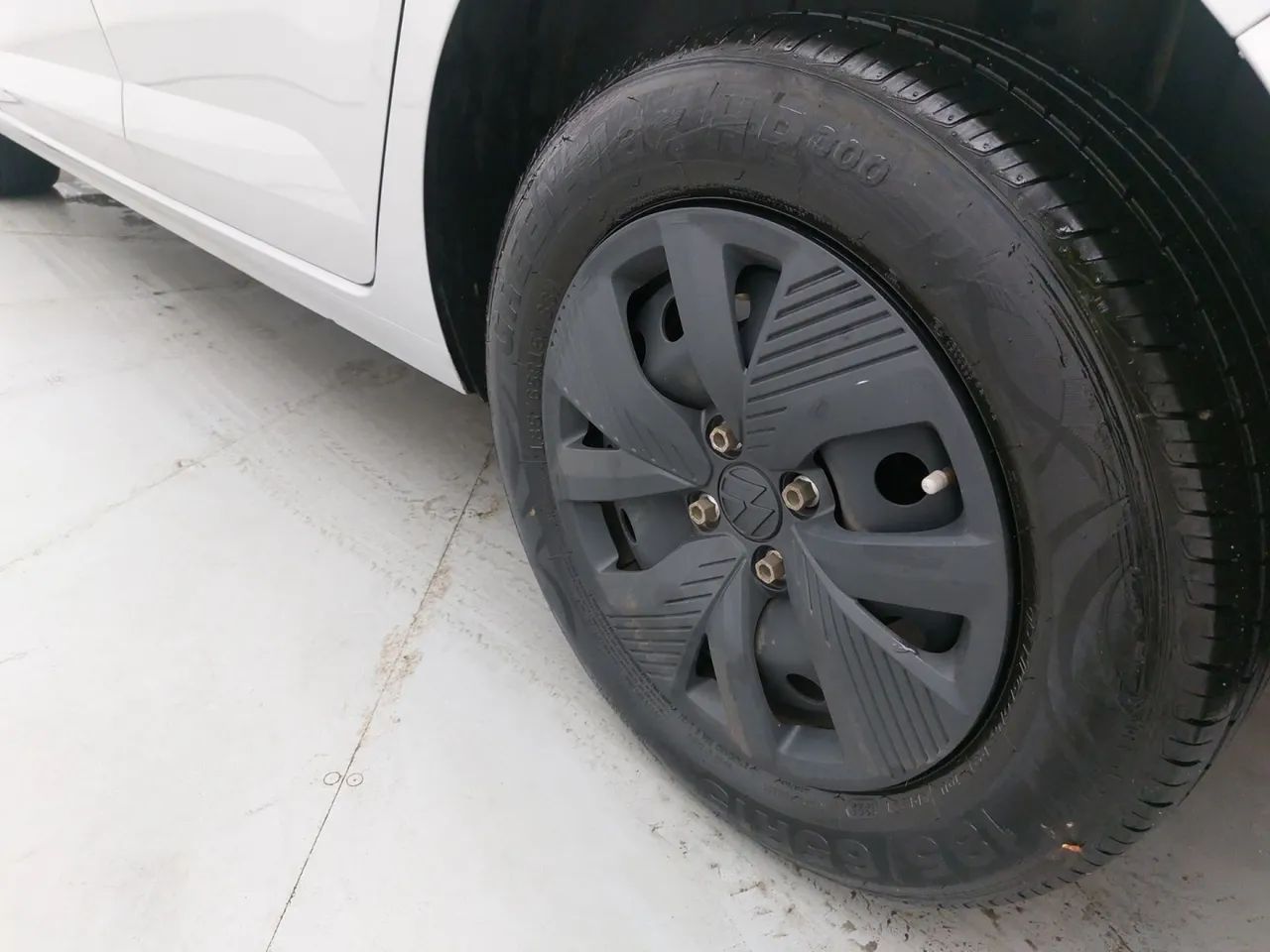 Volkswagen Polo Track 1.0 Flex 12V 5p, foto 12 de 18