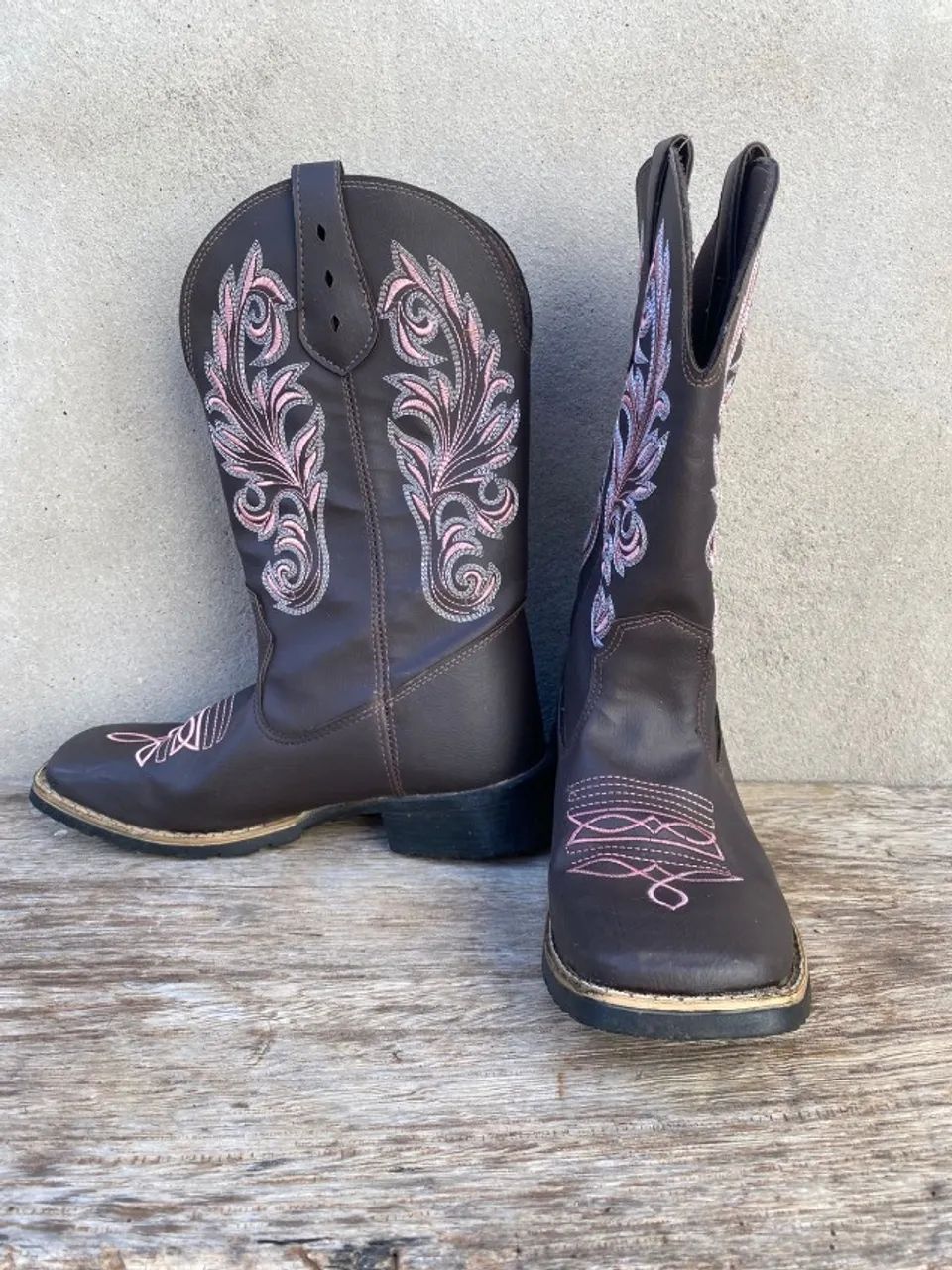 Vendo bota feminina country Nova Nunca usada - Foto 2