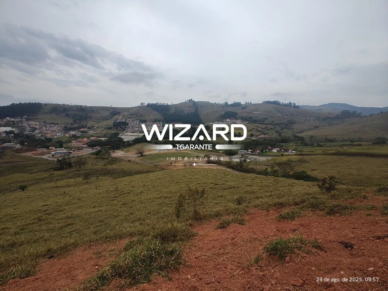 Área de 22.000 metros no centro de Piracaia e pronto para construir sua chácara - Foto 5