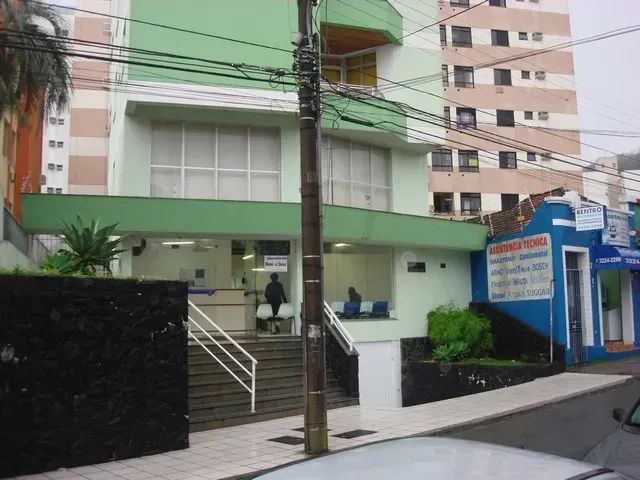 Loja no Centro de Florianópolis com 214 m² e vaga de garagem