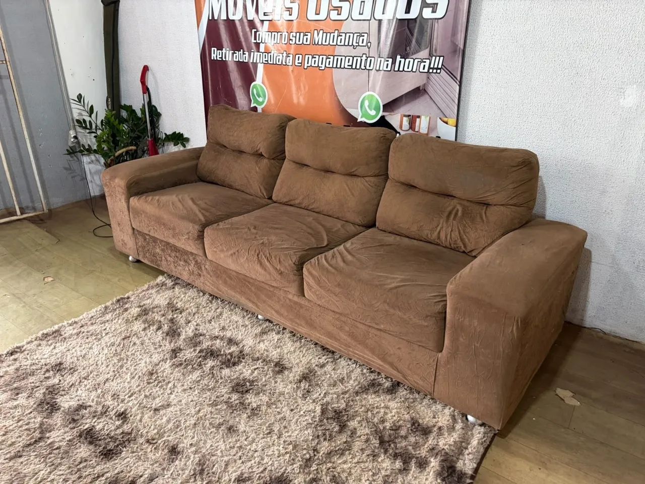 Sofá 3 lugares madeiramento reforçado (entrego) - Foto 3