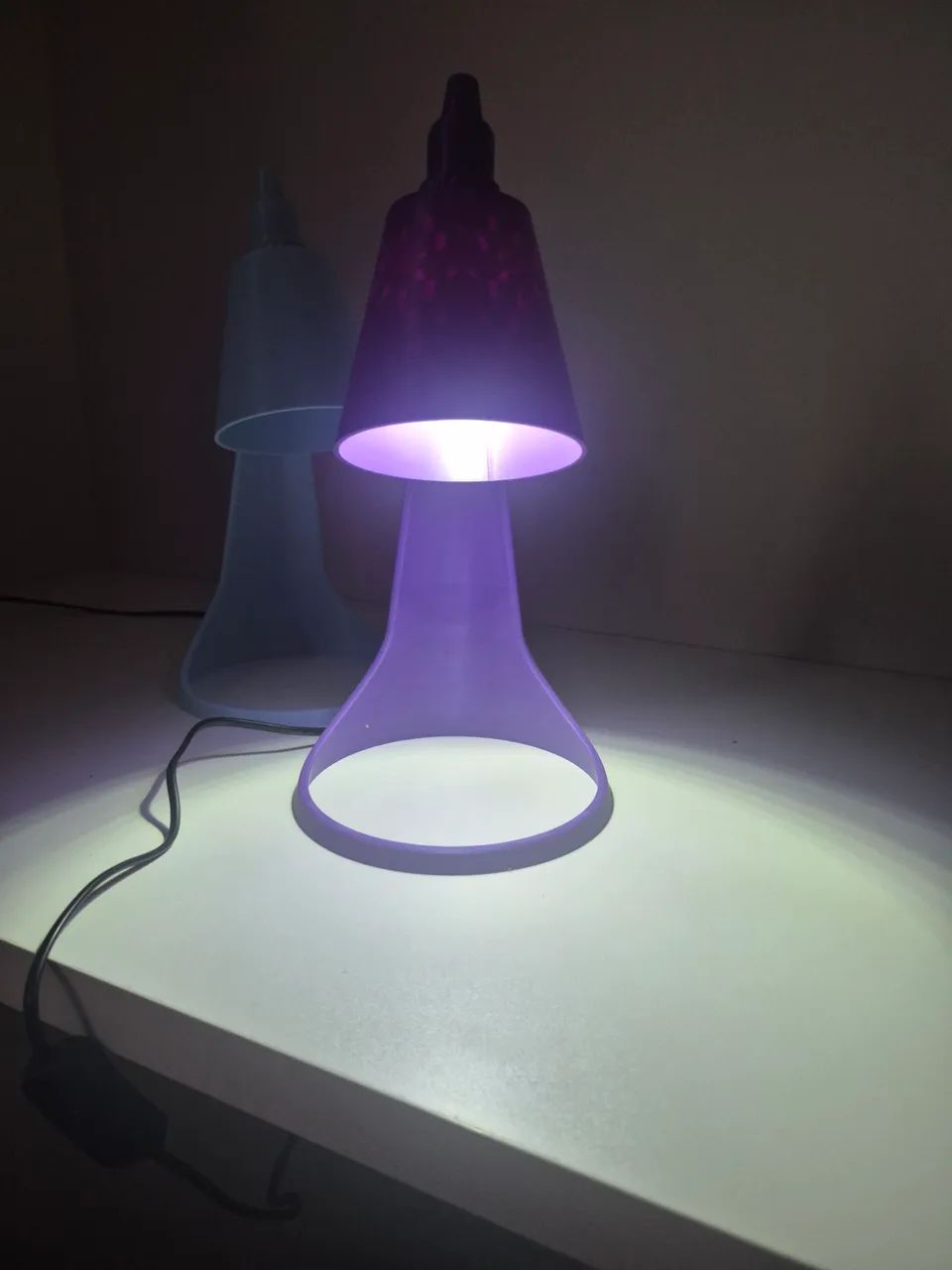Luminária de mesa 127v - Foto 2