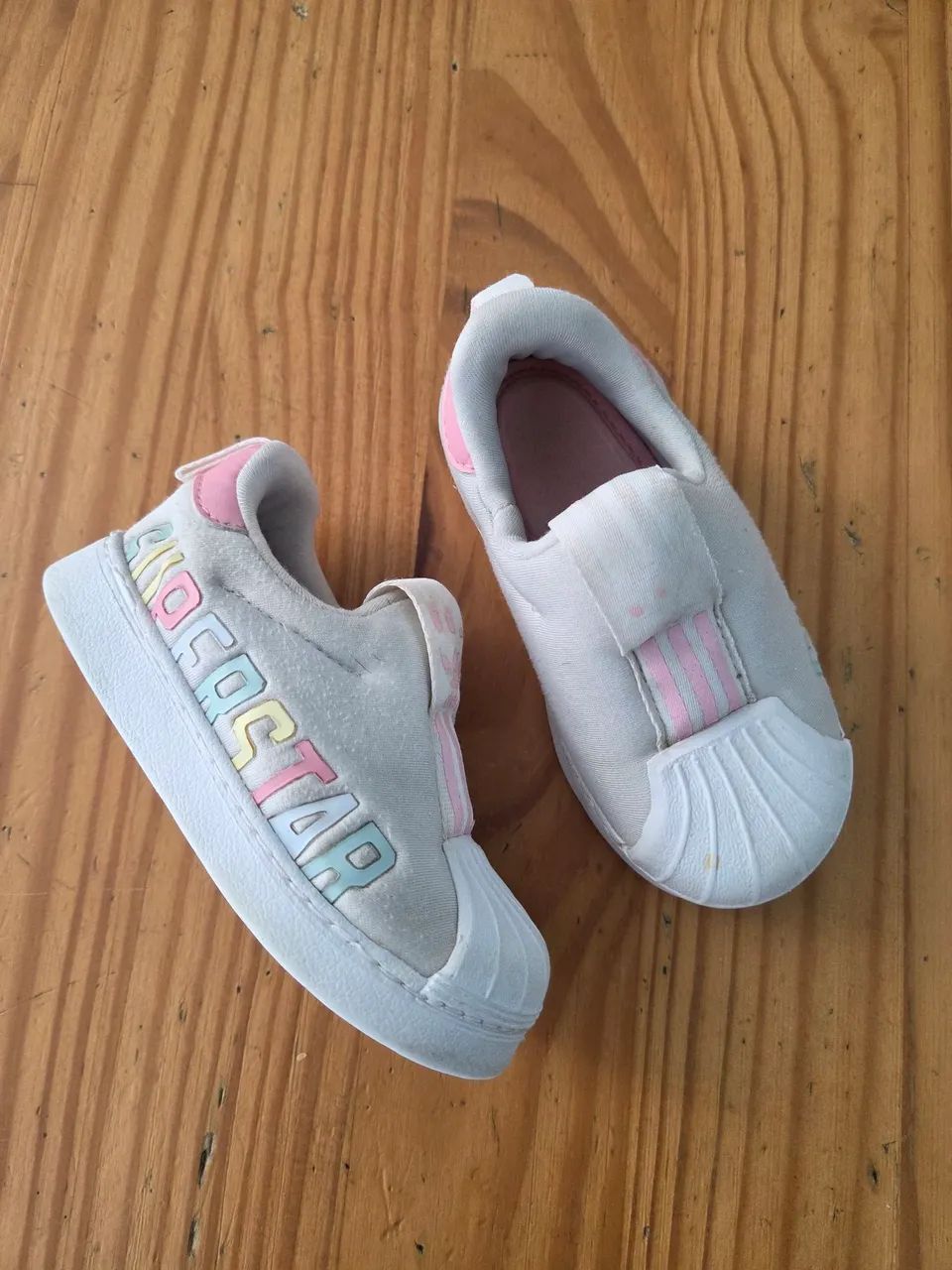 Tenis adidas superstar infantil BR 20/21