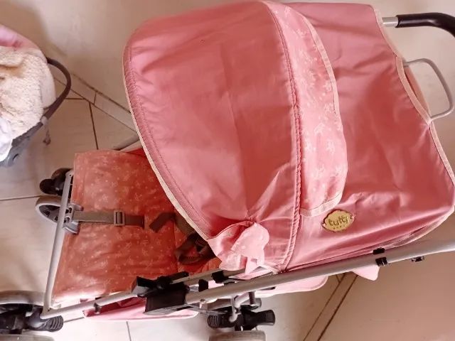Carrinho de bebe menina - Foto 2