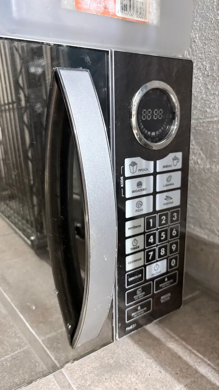 Microondas Philco, modelo PME31 - 31 L