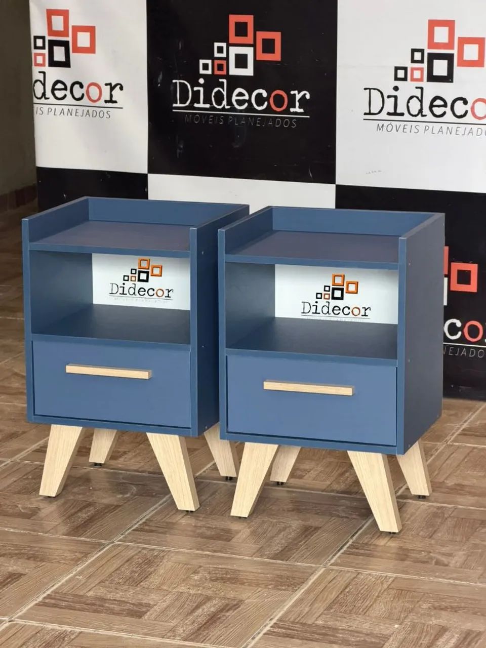 Mesa cabiceira 