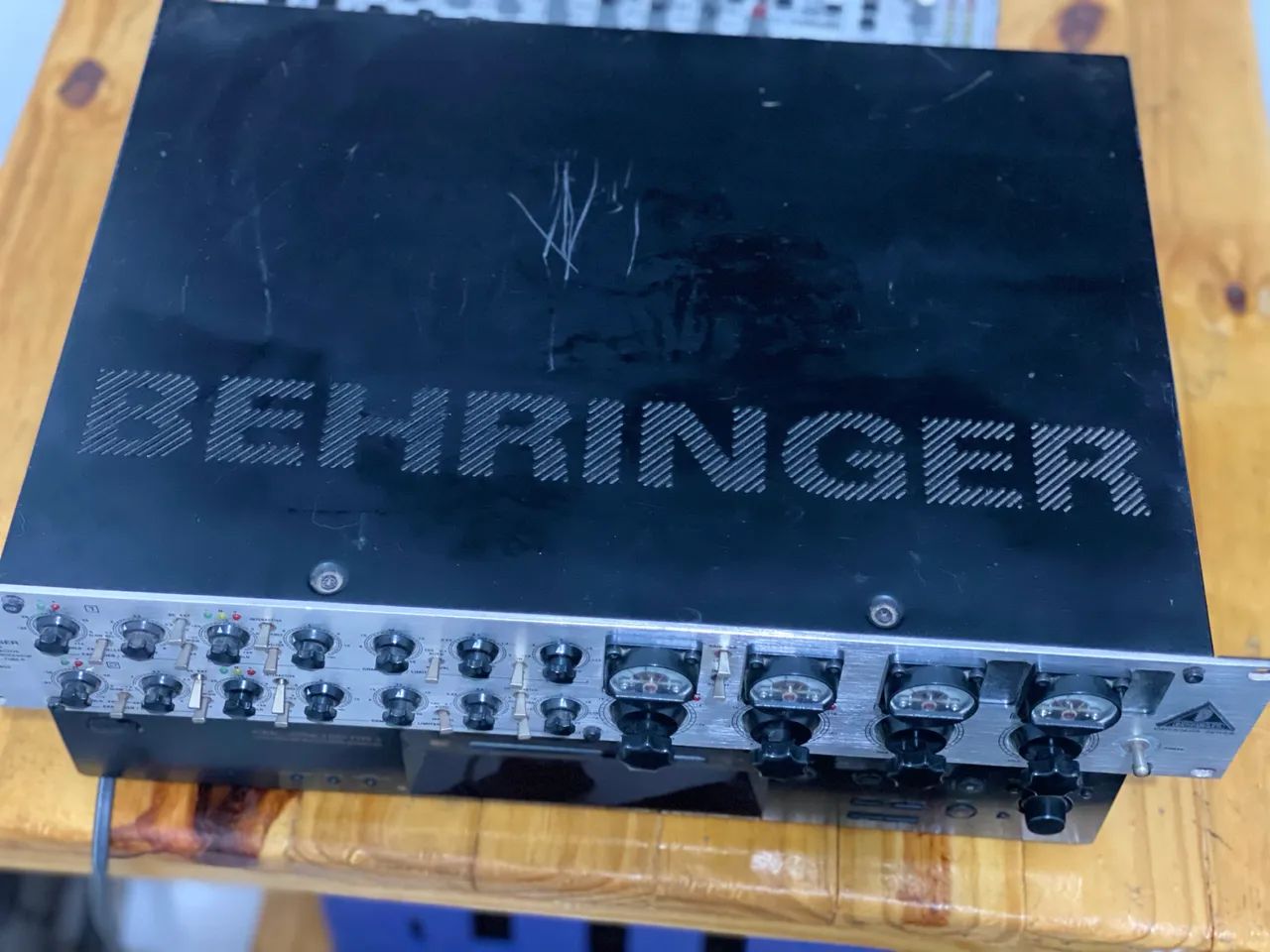 compressor valvulado Behringer Tube Composer T1952 - Foto 3