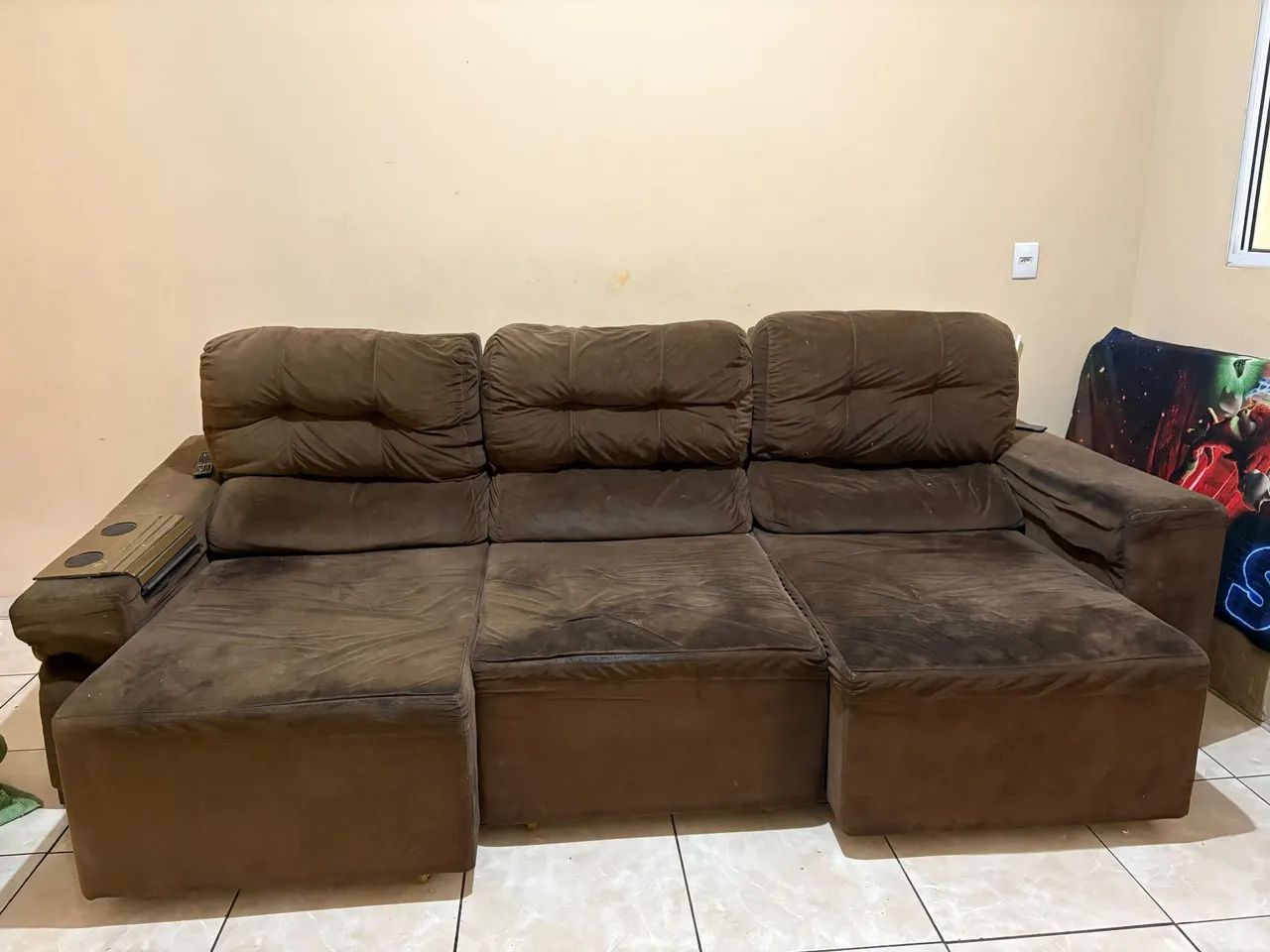 Vendo sofá retrátil três lugares 