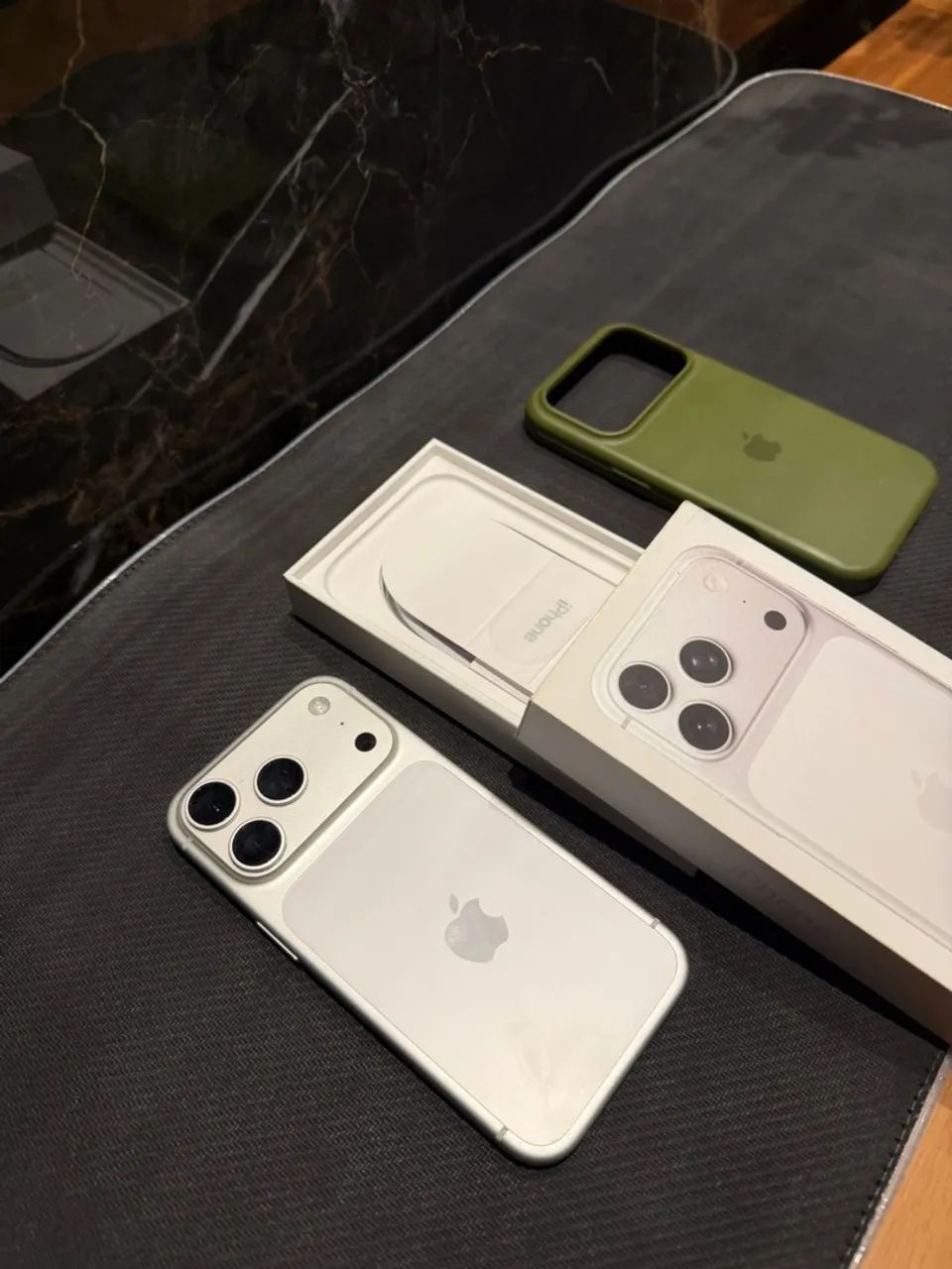 Iphone 17 Pro - Prata 256 GB
