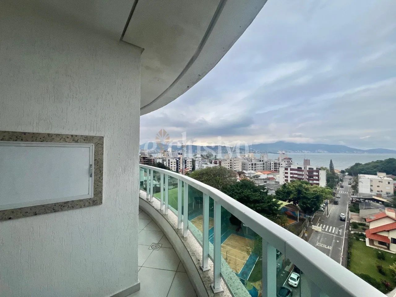 Apartamento 3 dormitórios com vista mar em Coqueiros - Foto 2