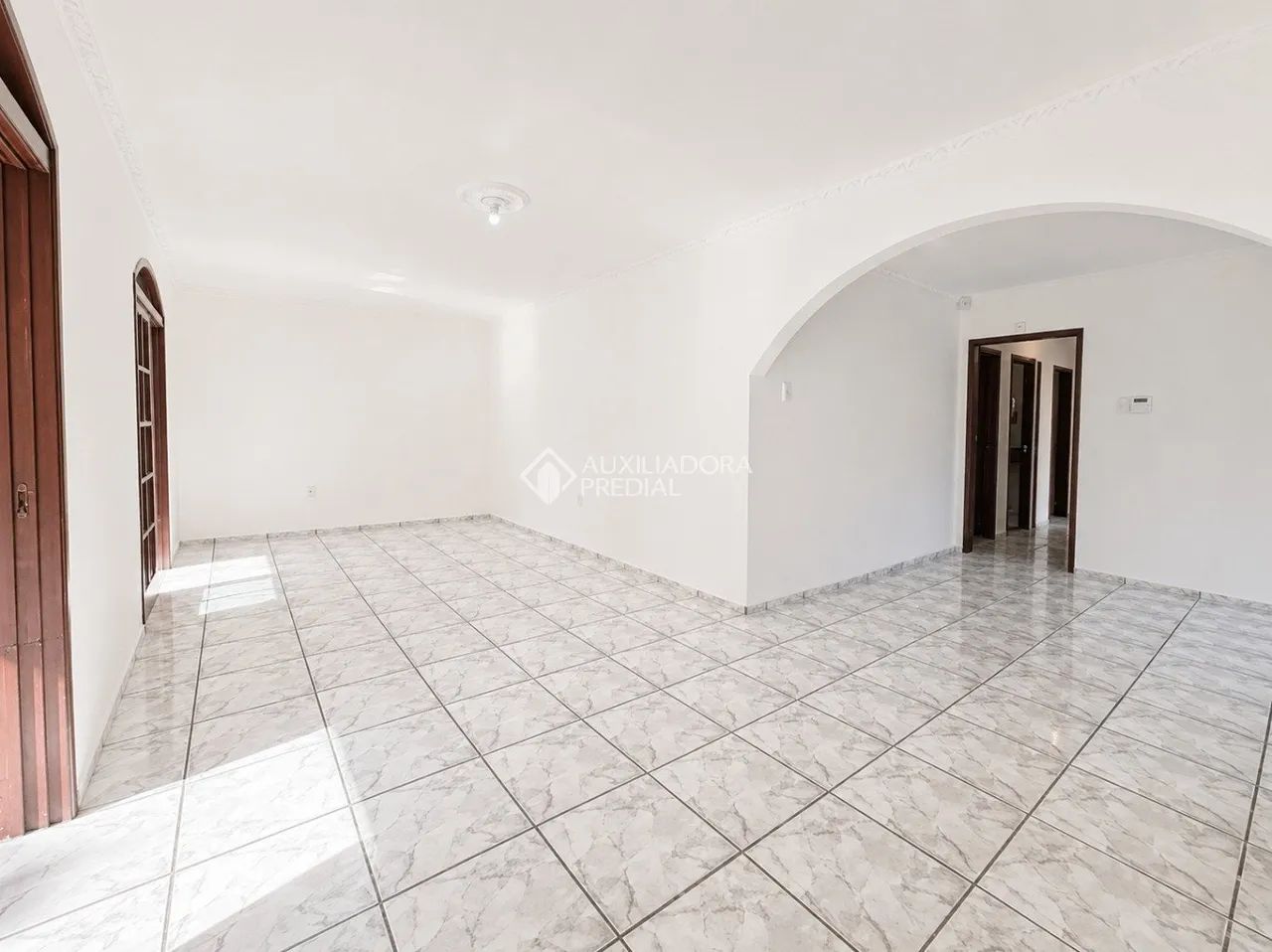 Casa com 3 Quartos e 5 banheiros na Trindade próx. a UFSC e HU - Foto 3