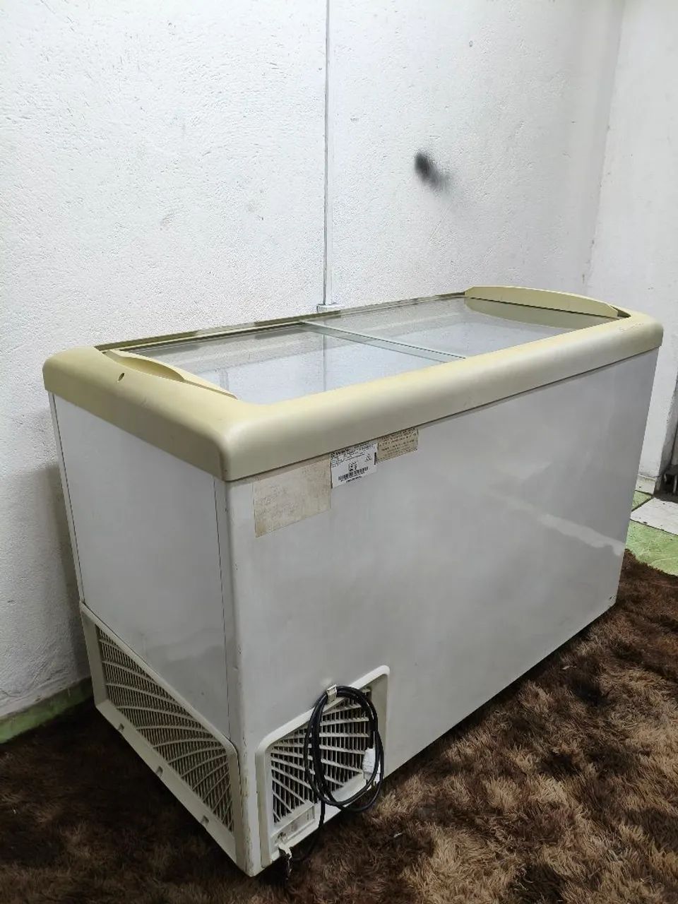 Freezer horizontal Metalfrio 336 litros  - Foto 2
