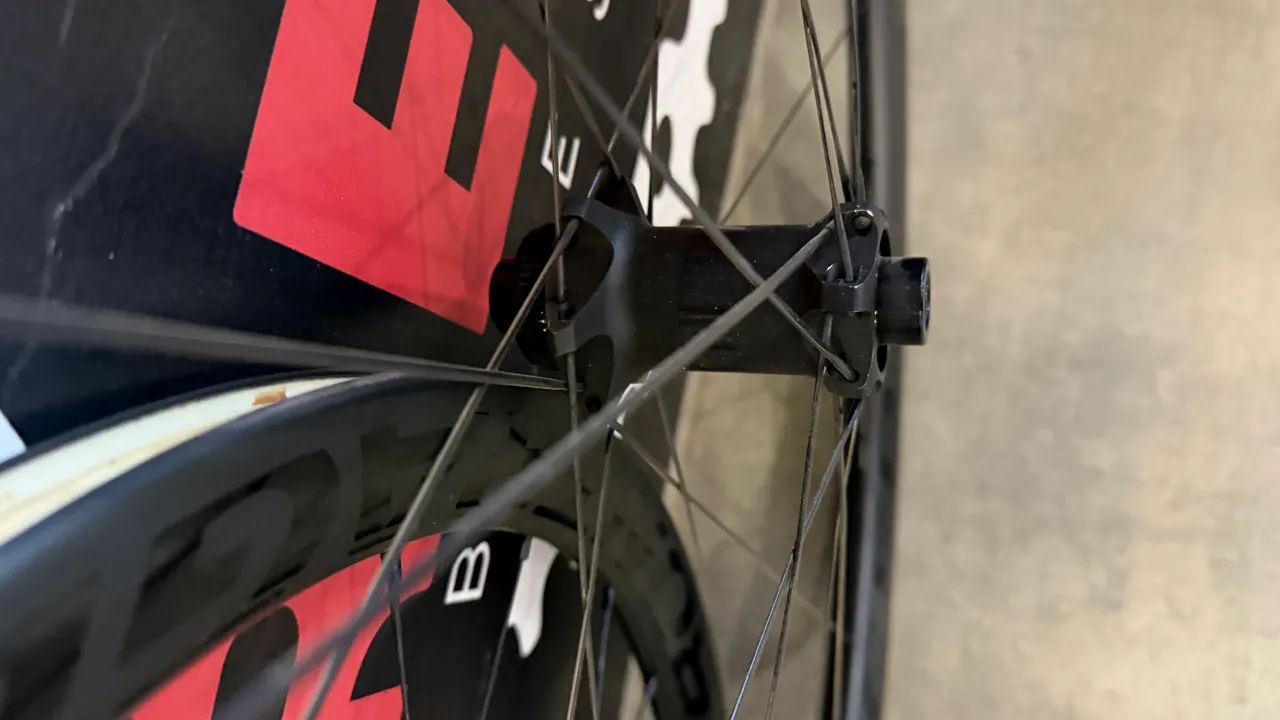 Roda Speed Bontrager Disc 35mm Carbono - Foto 2