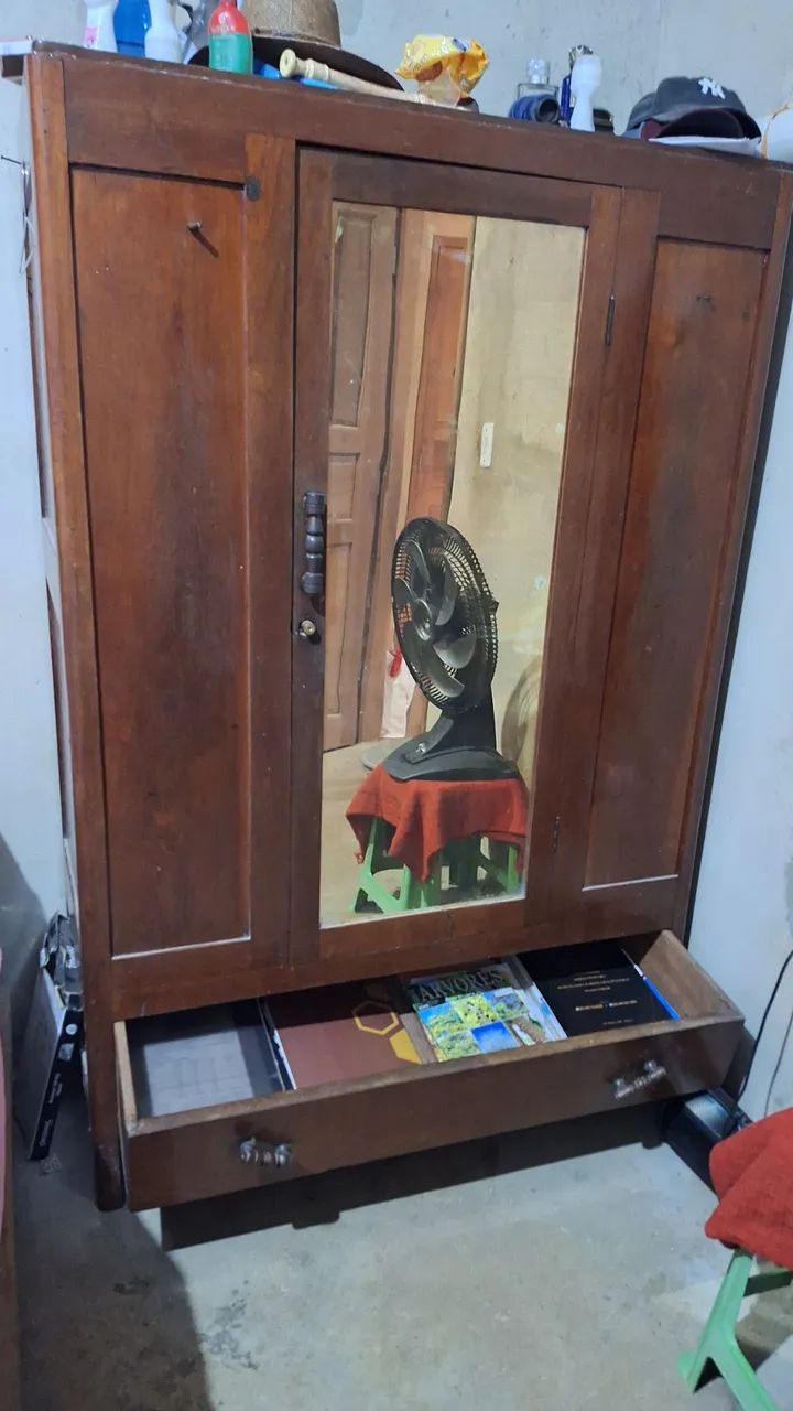 Vende-se guarda roupa madeira cedro - Foto 2