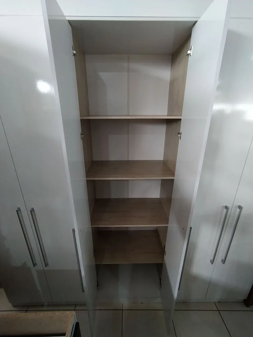 Guarda roupa white 6 portas - Foto 2