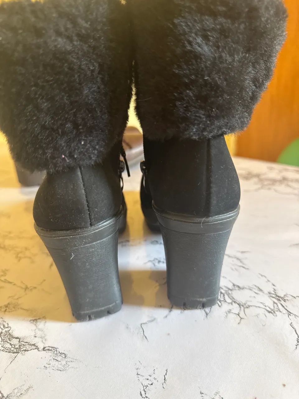Duas botas femininas - nº 36 e nº 33 - Foto 3