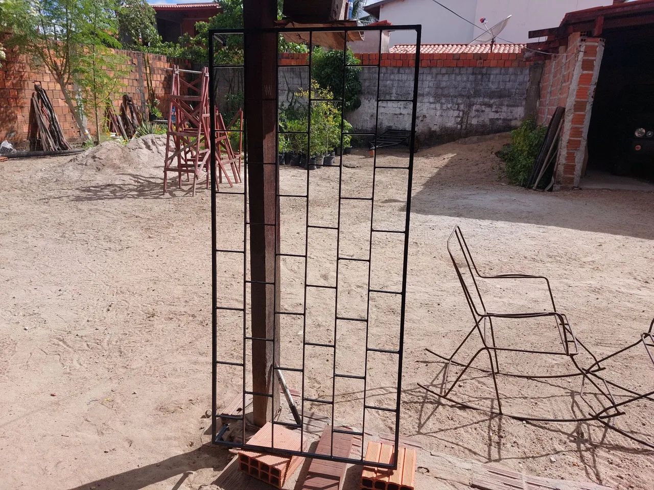 Grades de ferro64985842634753122