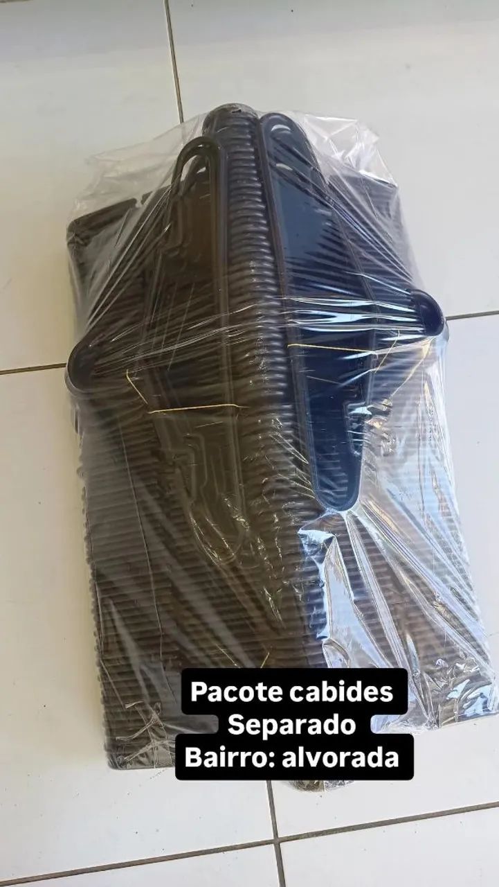Cabide elegante com cavas 100un.